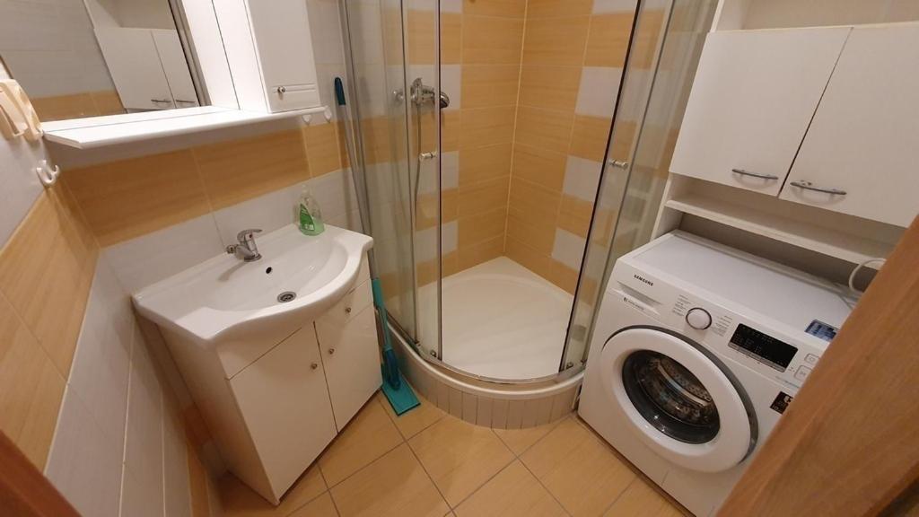 Apartman Mikaela 68 M2 Poprad Buitenkant foto