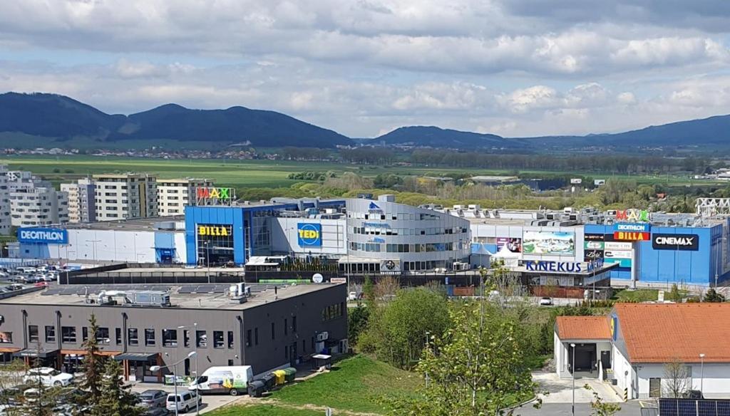 Apartman Mikaela 68 M2 Poprad Buitenkant foto