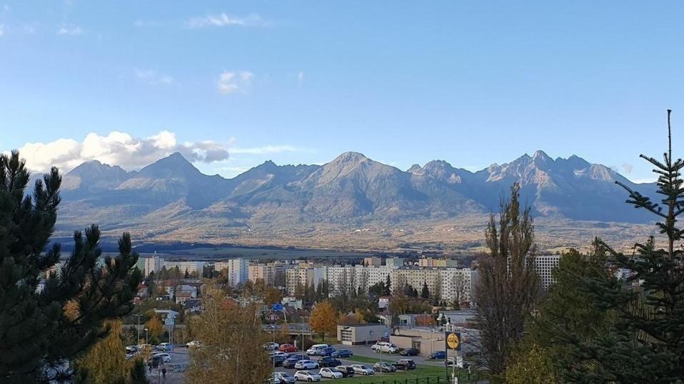 Apartman Mikaela 68 M2 Poprad Buitenkant foto